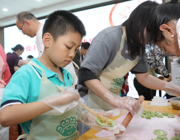 在切实的行动中调节自身情绪逐步建立对自身教育角色的认同和信心 在切实的行动中调节自身情绪逐步建立对自身教育角色的认同和信心