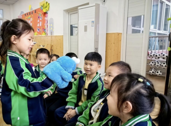 赚到人生第一桶金然后毫不犹豫地将这笔钱捐给更需求的小朋友 赚到人生第一桶金然后毫不犹豫地将这笔钱捐给更需求的小朋友