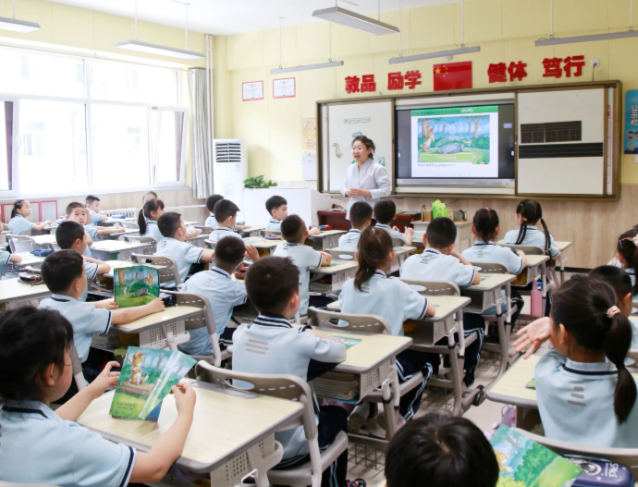 守护教育公正以标准办学守住公正底线应聚集大众关心
